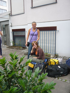 Studentinnen Anett Treger (stehend) und Csilla Kapolonyi