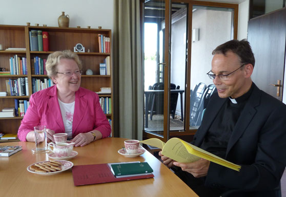 Besuch des Bischofs von Limburg, Franz-Peter Tebartz van Elst in unserem Haus